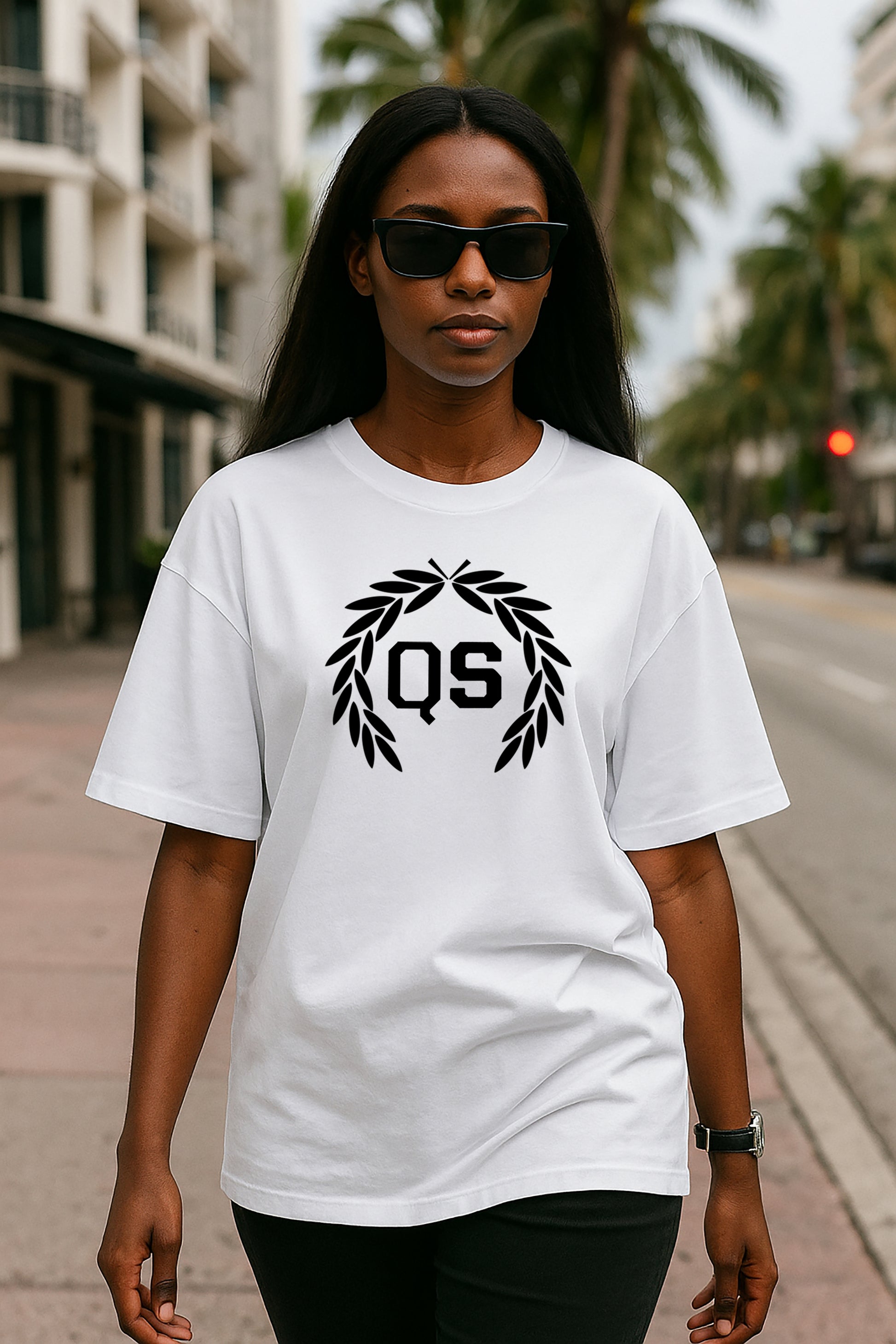 ICONIC OVERSIZED LAUREL T-SHIRT
